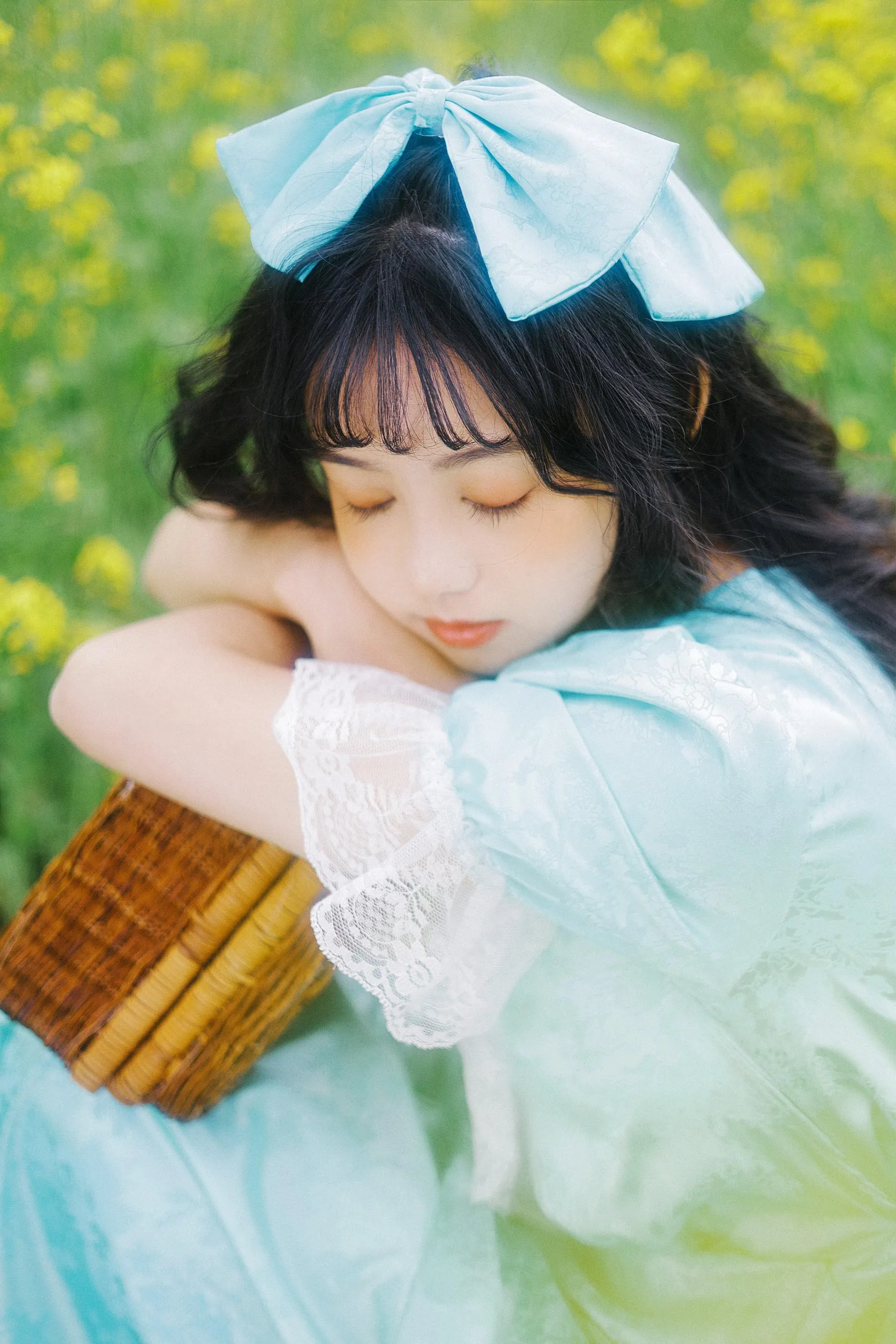 [艺图语] 2022.05.26 黄色花海 芊芊 [24P]插图1